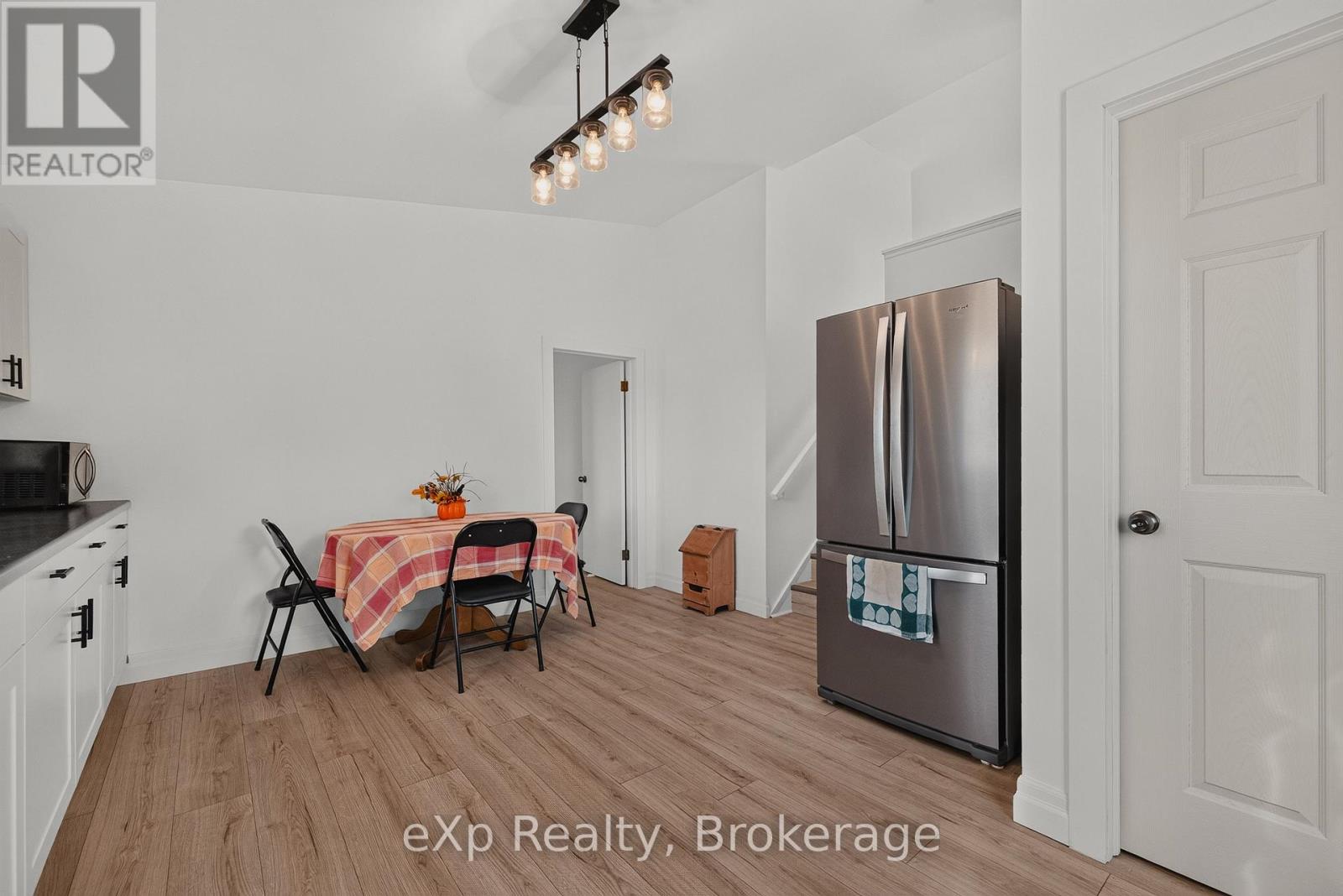 225697 SOUTHGATE 22 ROAD - 7