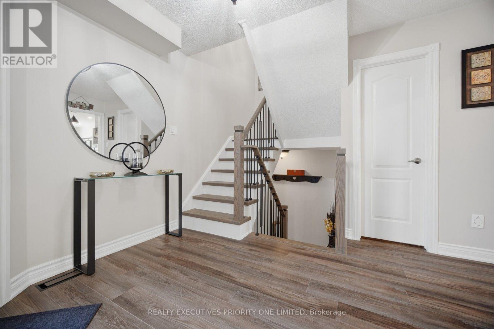 8 WATERBURY STREET - Image 14