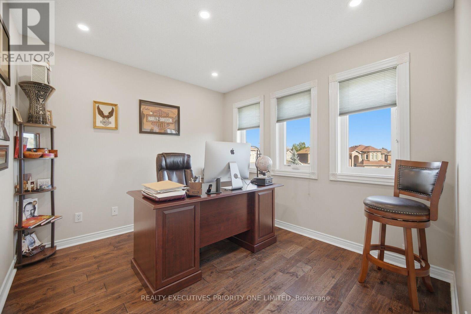 8 WATERBURY STREET - Image 18