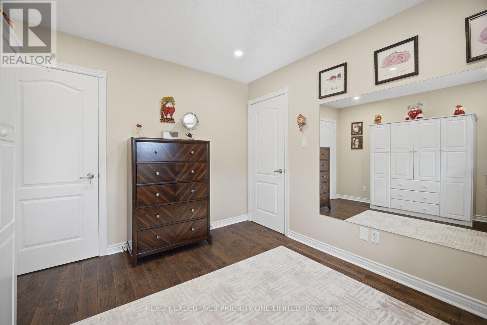 8 WATERBURY STREET - Image 20