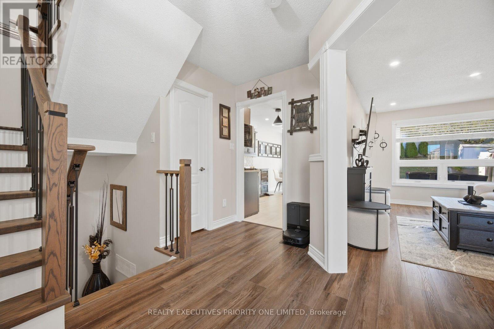 8 WATERBURY STREET - 4