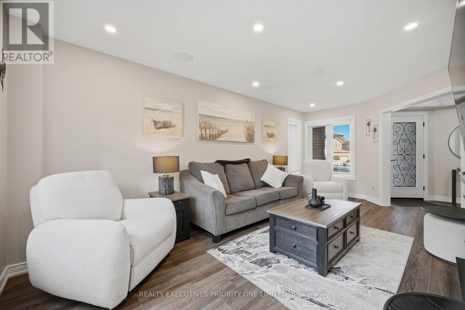 8 WATERBURY STREET - Image 5