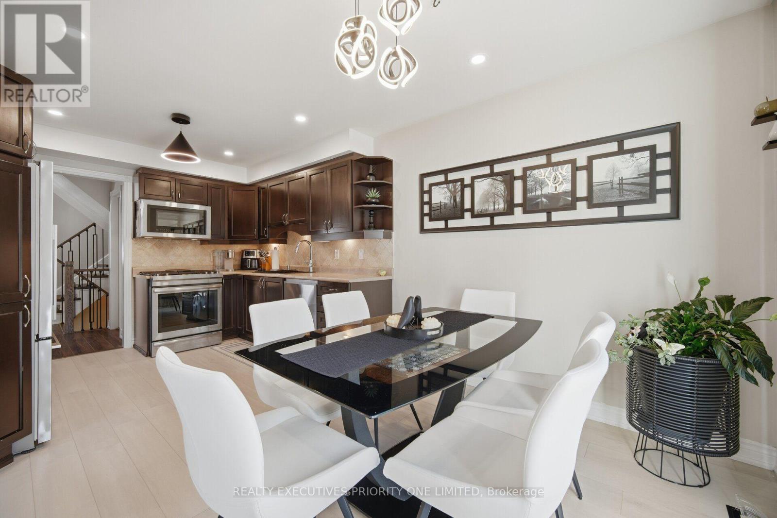 8 WATERBURY STREET - Image 9