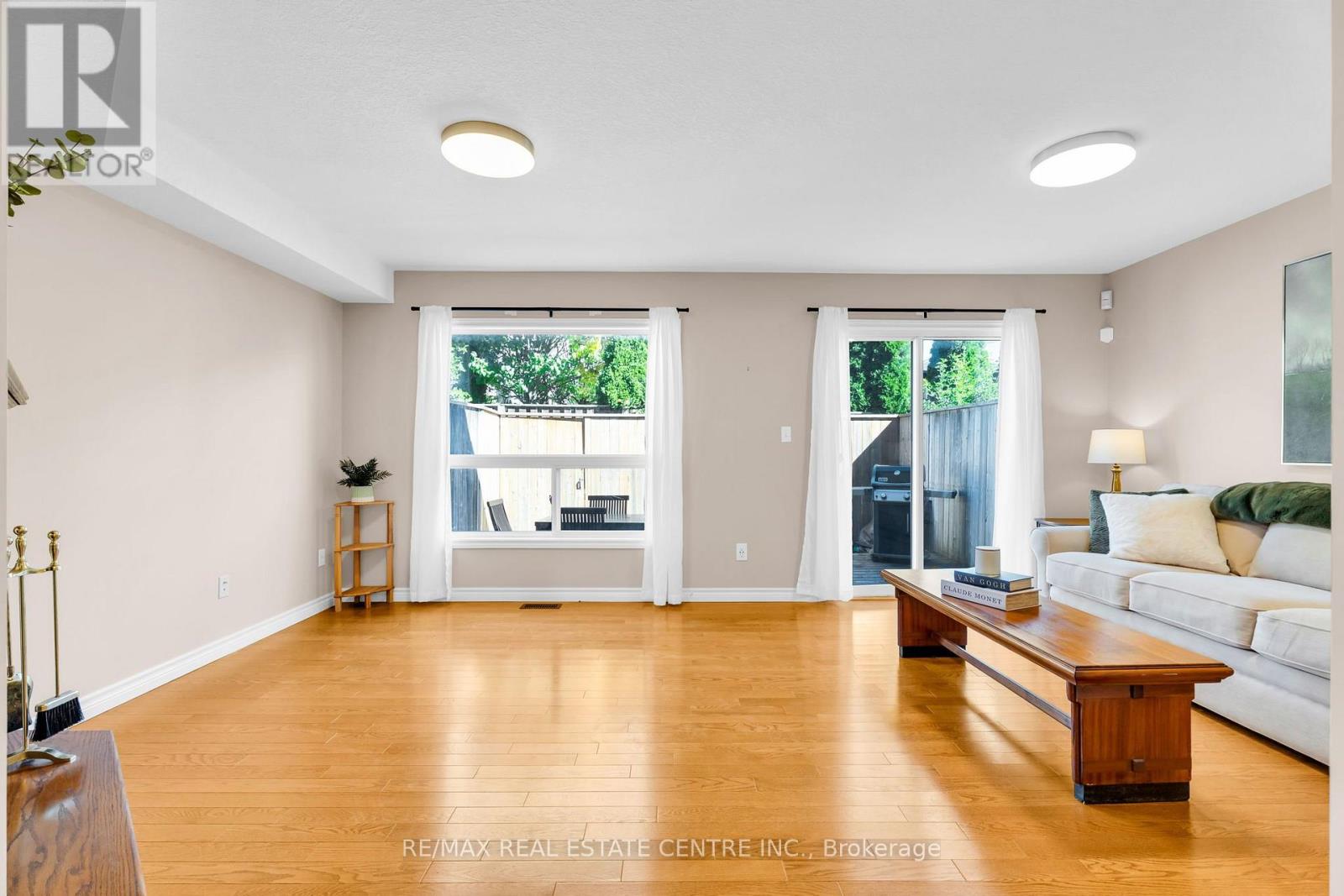 #11 20 SHACKLETON DRIVE - 14