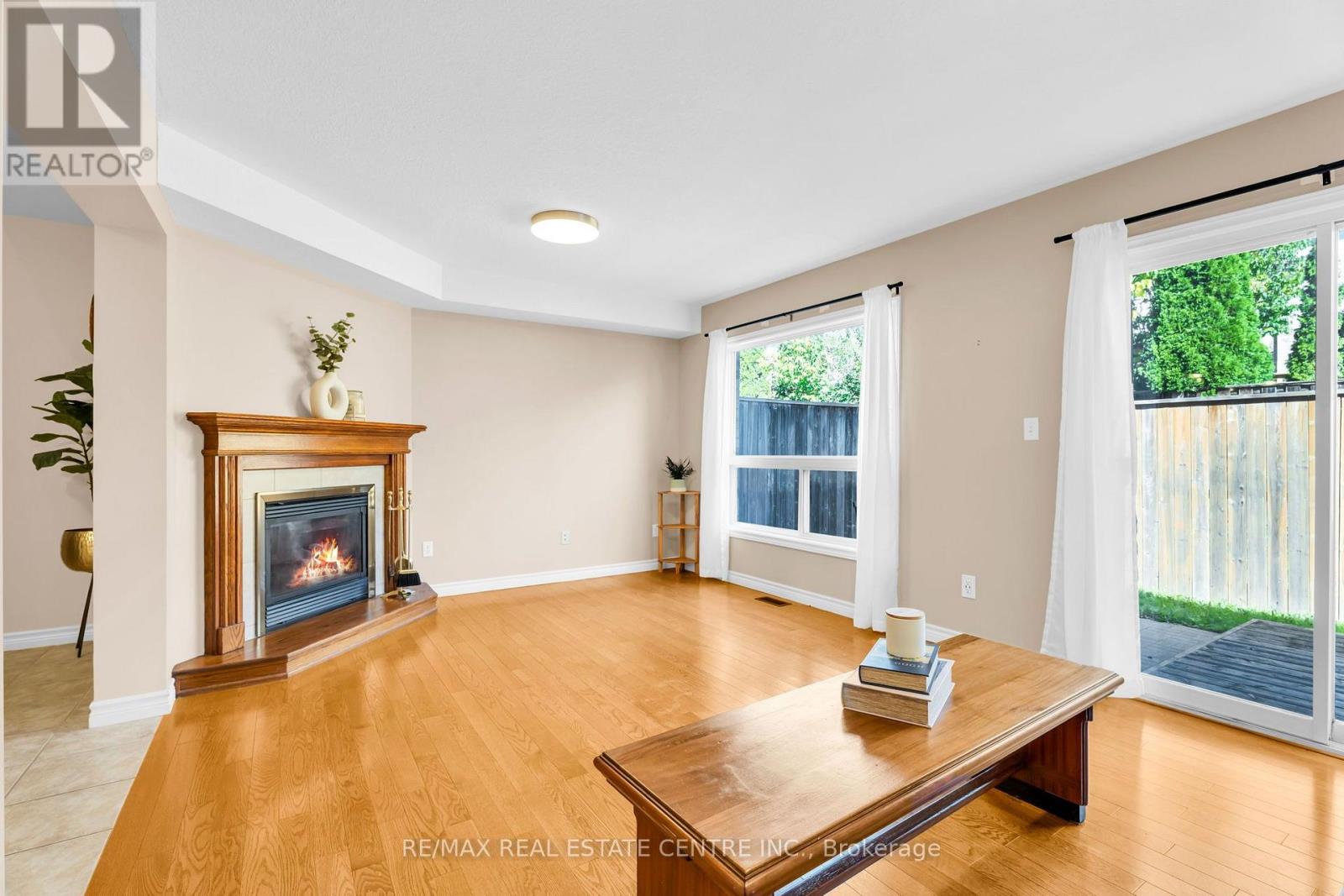 #11 20 SHACKLETON DRIVE - 15