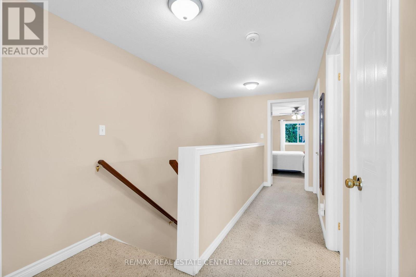 #11 20 SHACKLETON DRIVE - 21