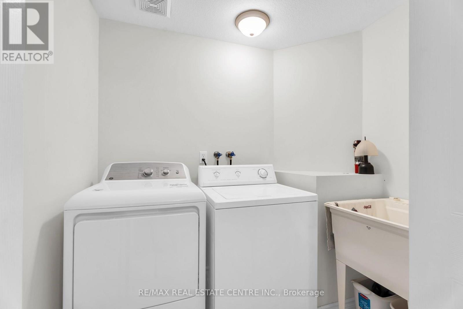 #11 20 SHACKLETON DRIVE - 29