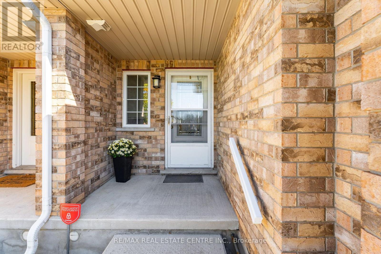 #11 20 SHACKLETON DRIVE - Image 3