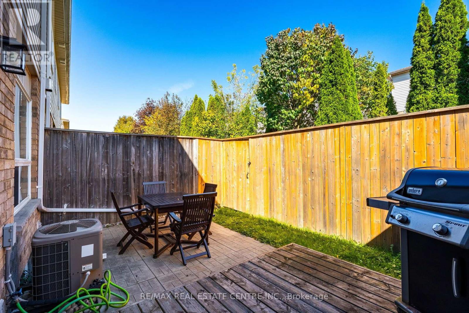 #11 20 SHACKLETON DRIVE - 30
