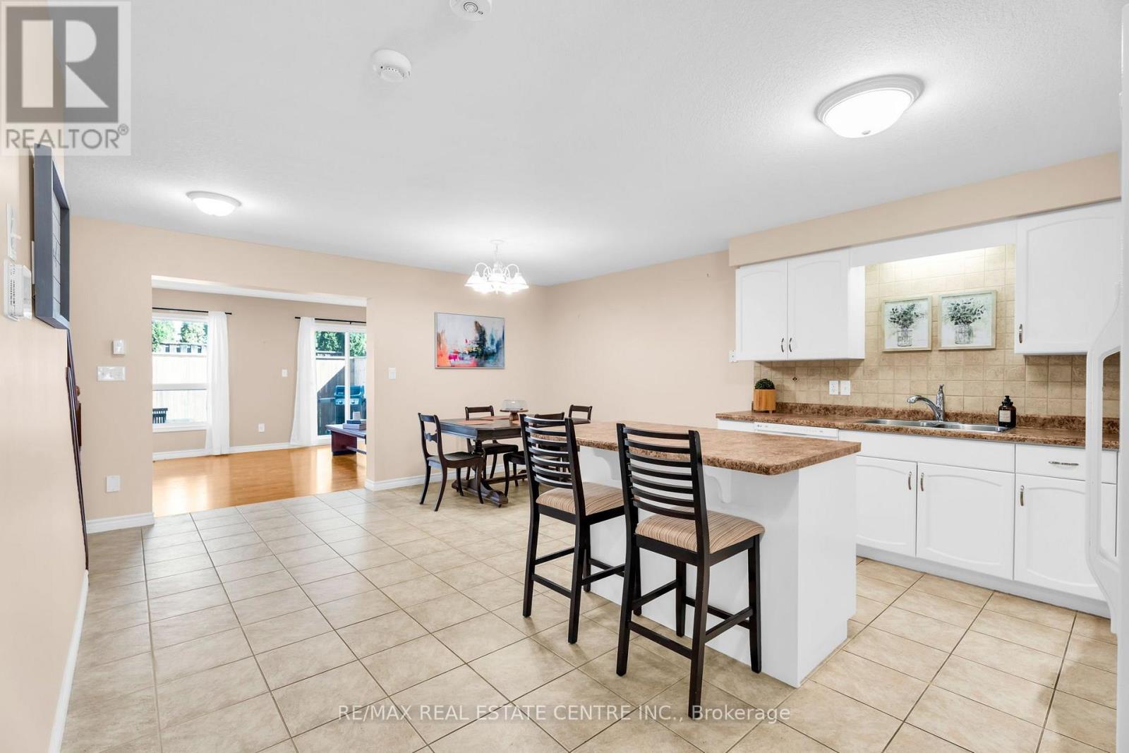 #11 20 SHACKLETON DRIVE - Image 5