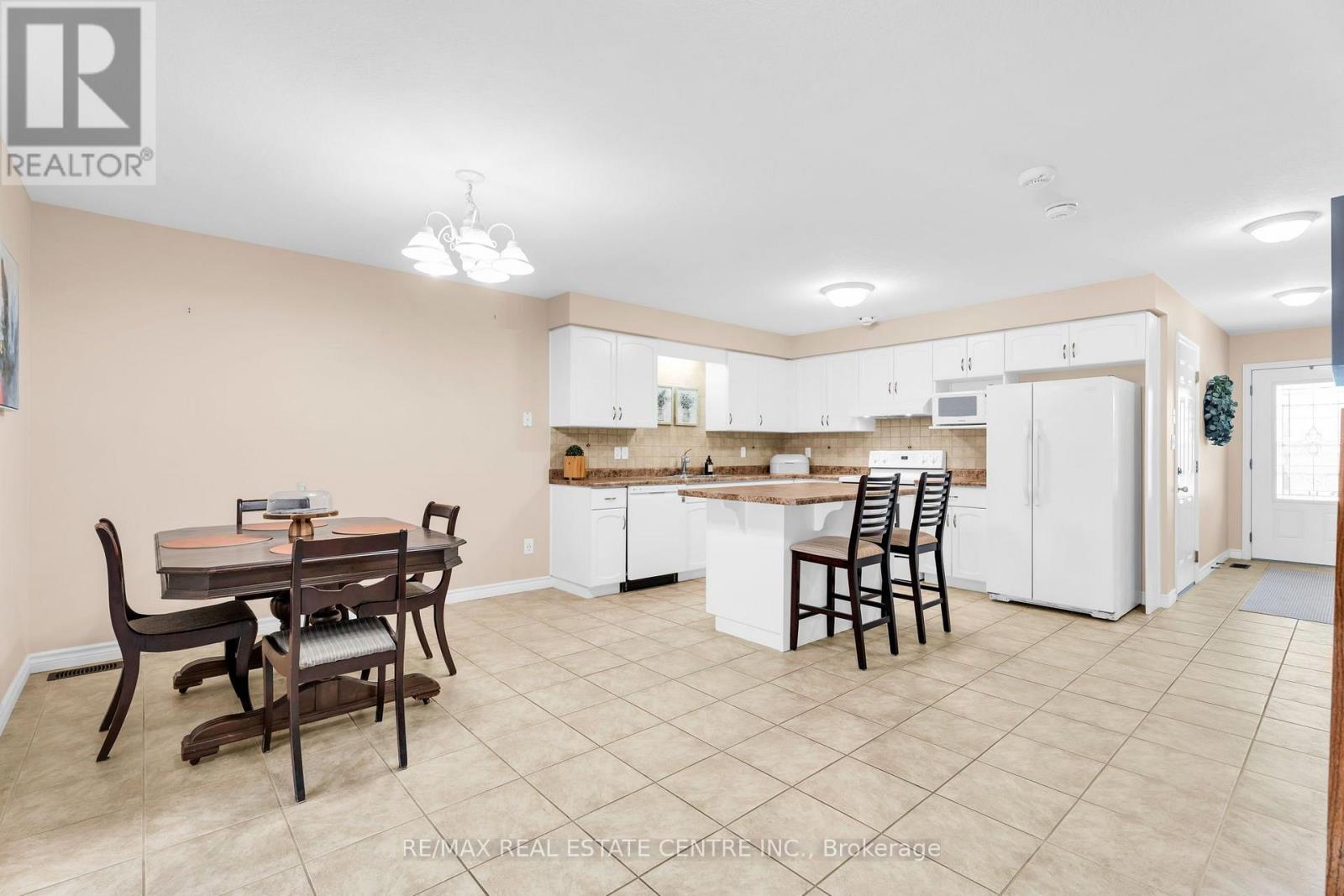#11 20 SHACKLETON DRIVE - 7