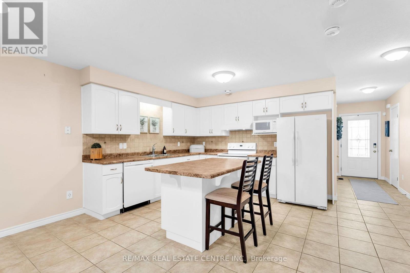 #11 20 SHACKLETON DRIVE - 8