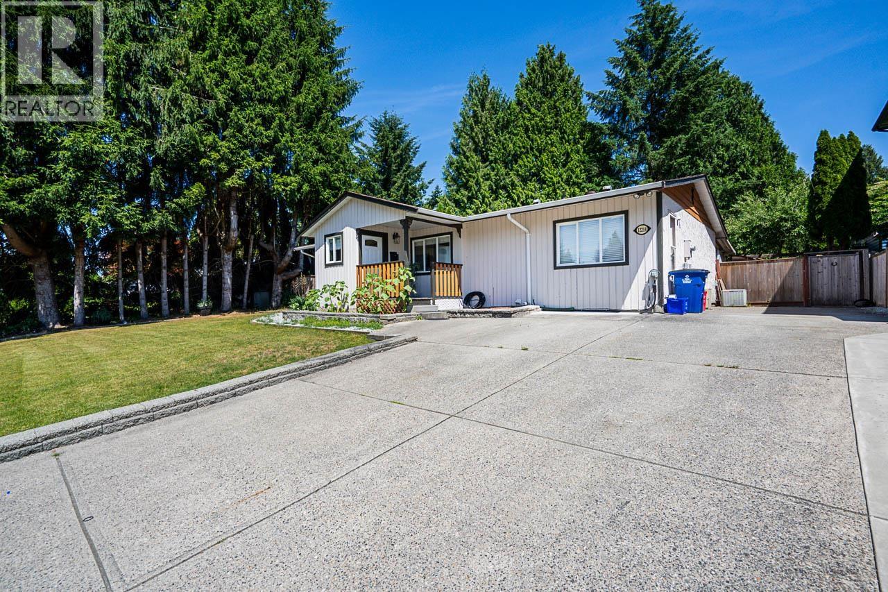 3 Bed, 2 Bath House for Sale in Maple Ridge – 12214 211 STREET, Maple Ridge – MLS# R3171681 - Image 2
