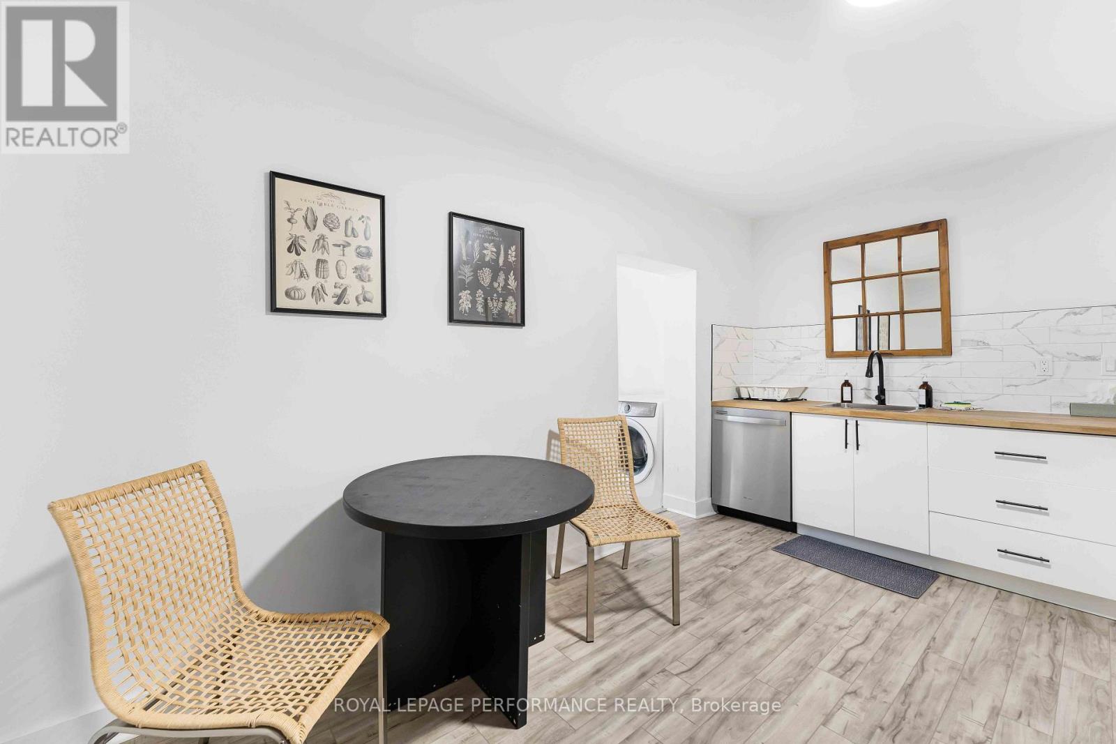 3-5 Mary Street N