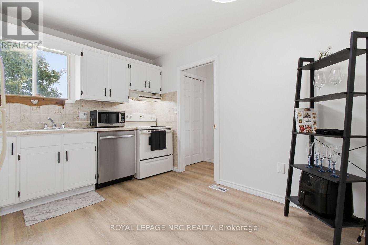 32 CRESTCOMBE ROAD - 12