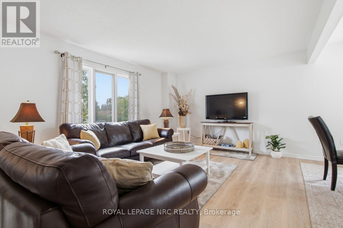32 CRESTCOMBE ROAD - 6