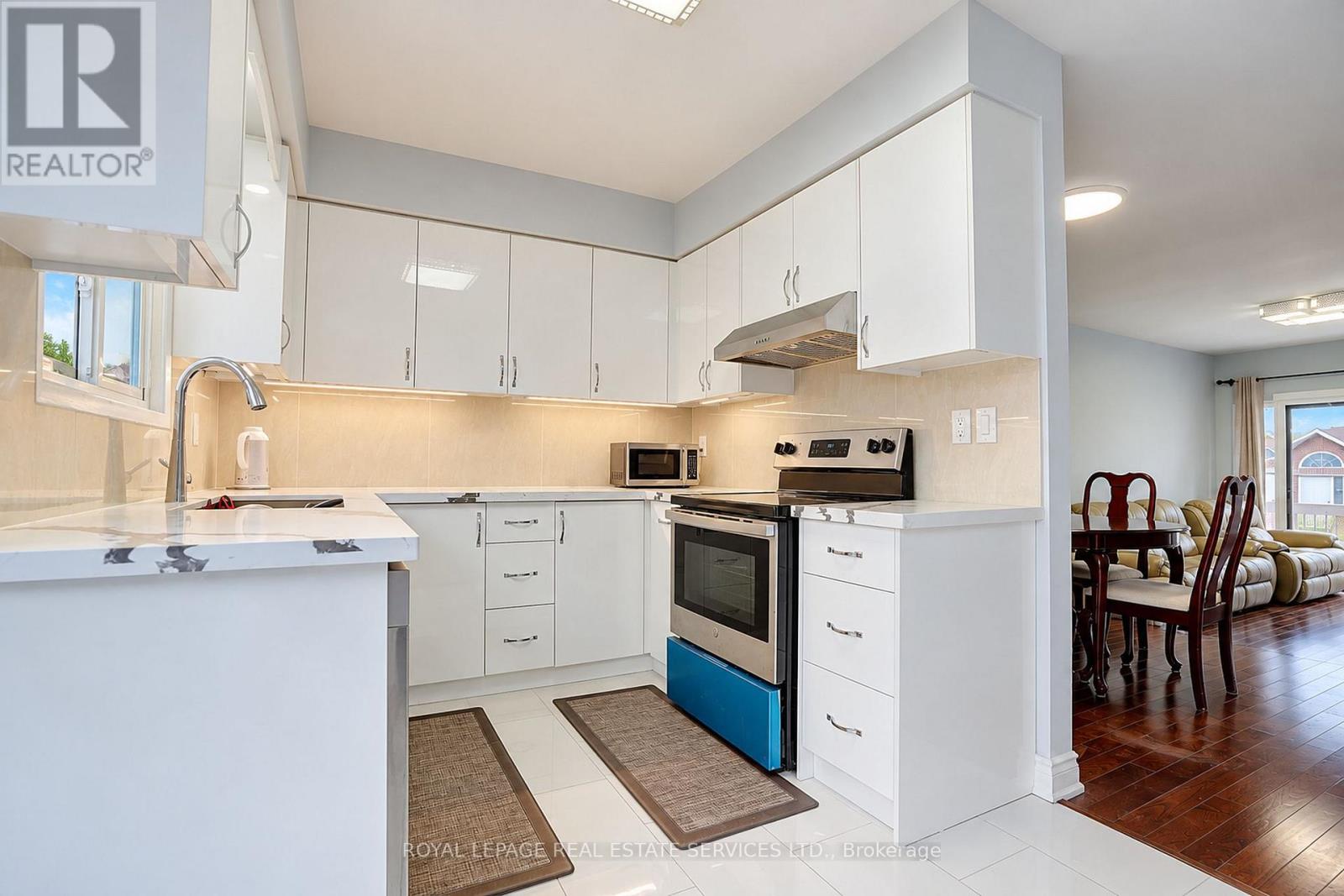 #10 10 REIDMOUNT AVENUE - 15
