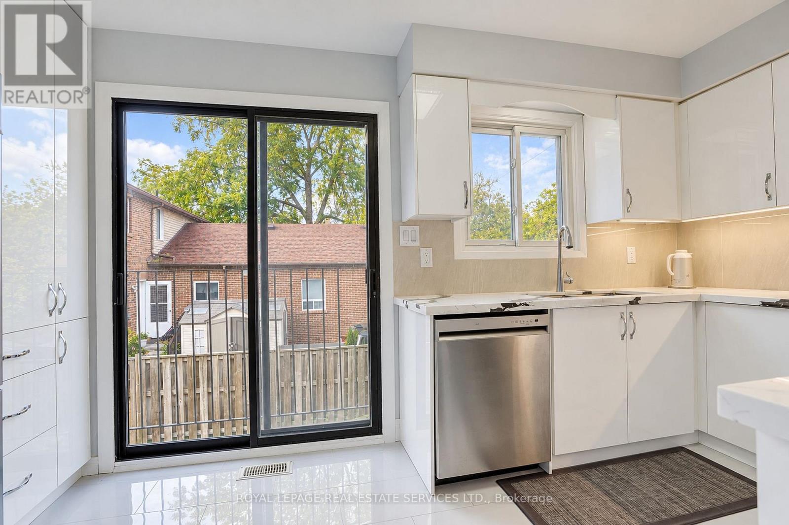 10- 10 Reidmount Avenue, Toronto, ON photo 16