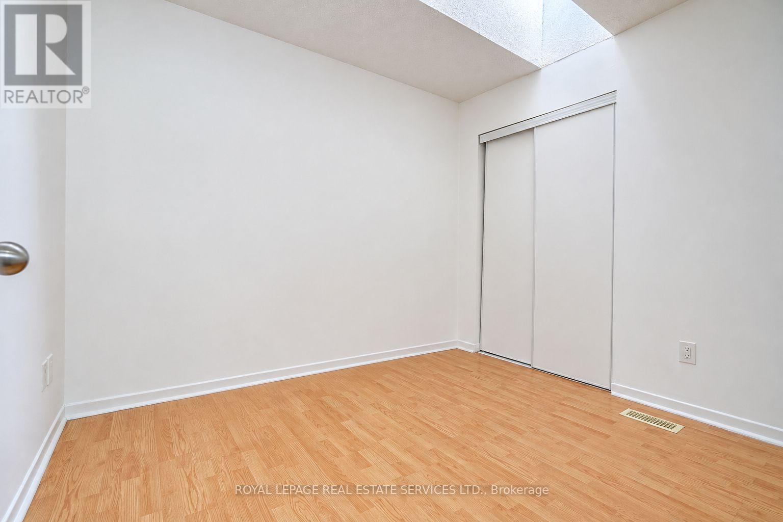 #10 10 REIDMOUNT AVENUE - 23