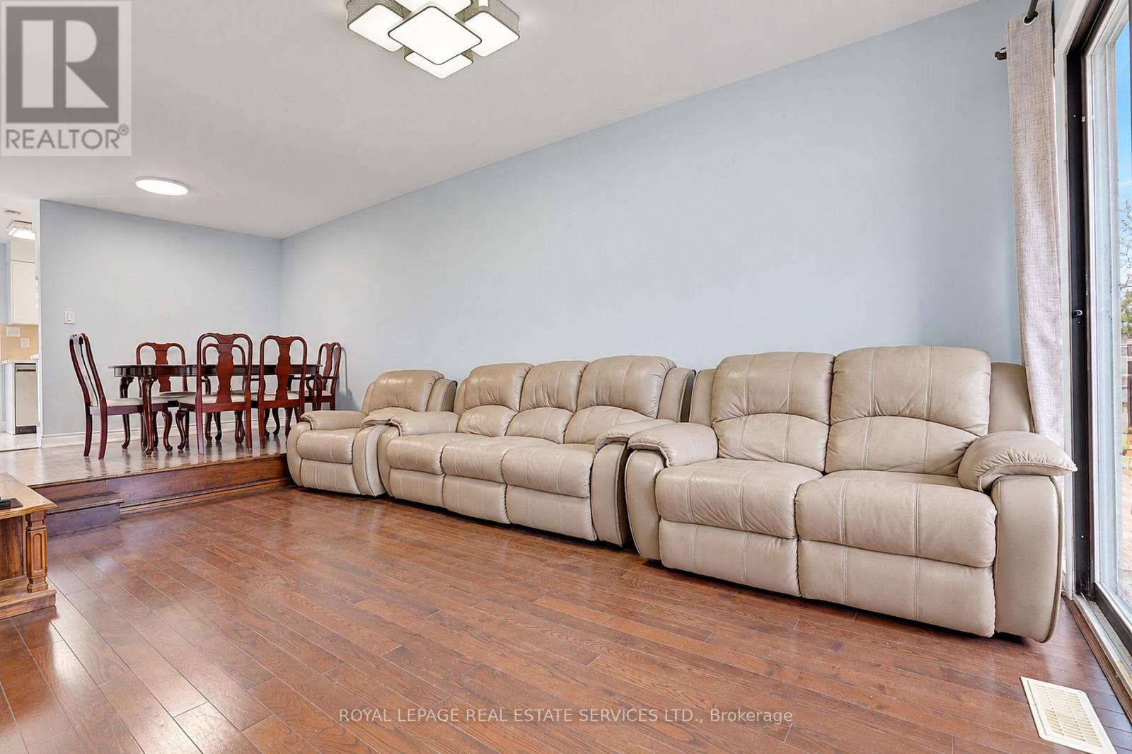 10- 10 Reidmount Avenue, Toronto, ON photo 9