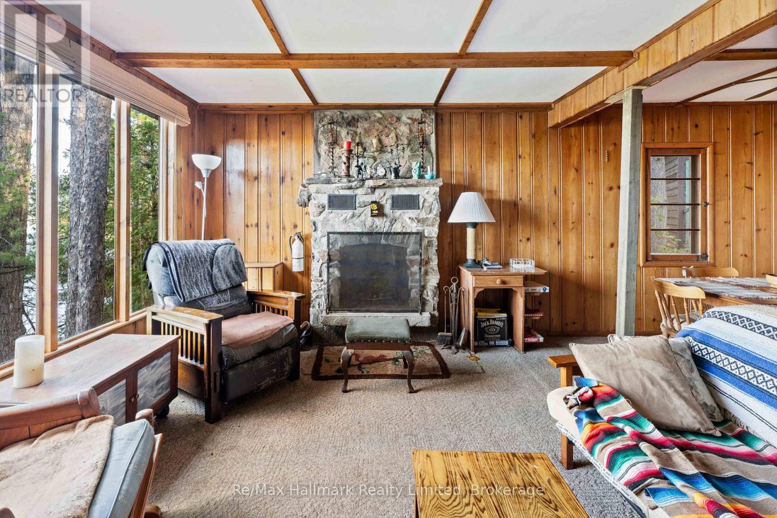 3 ISLAND 20LM ISLAND - 37