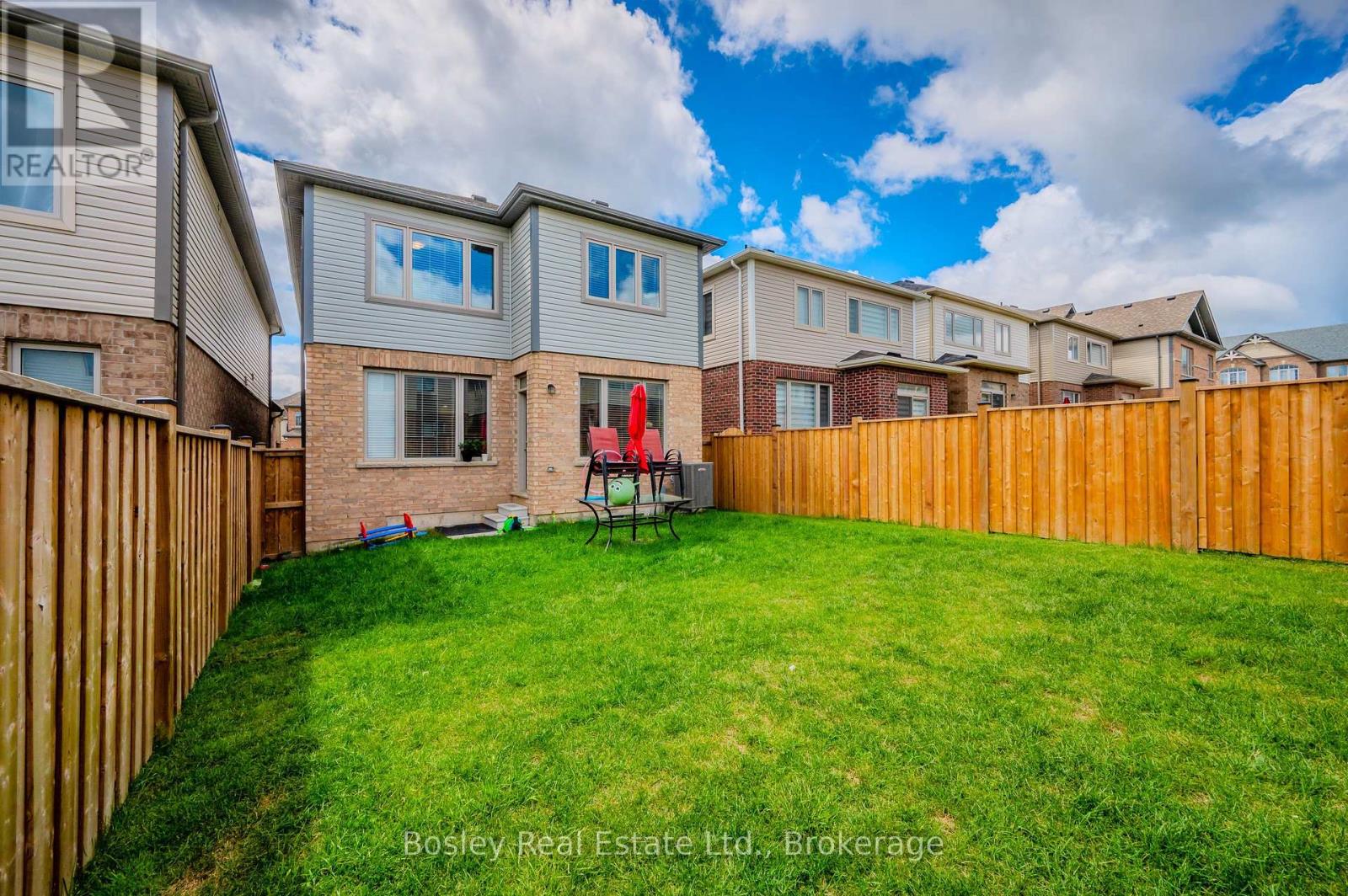 117 Haldimand Street — photo 40