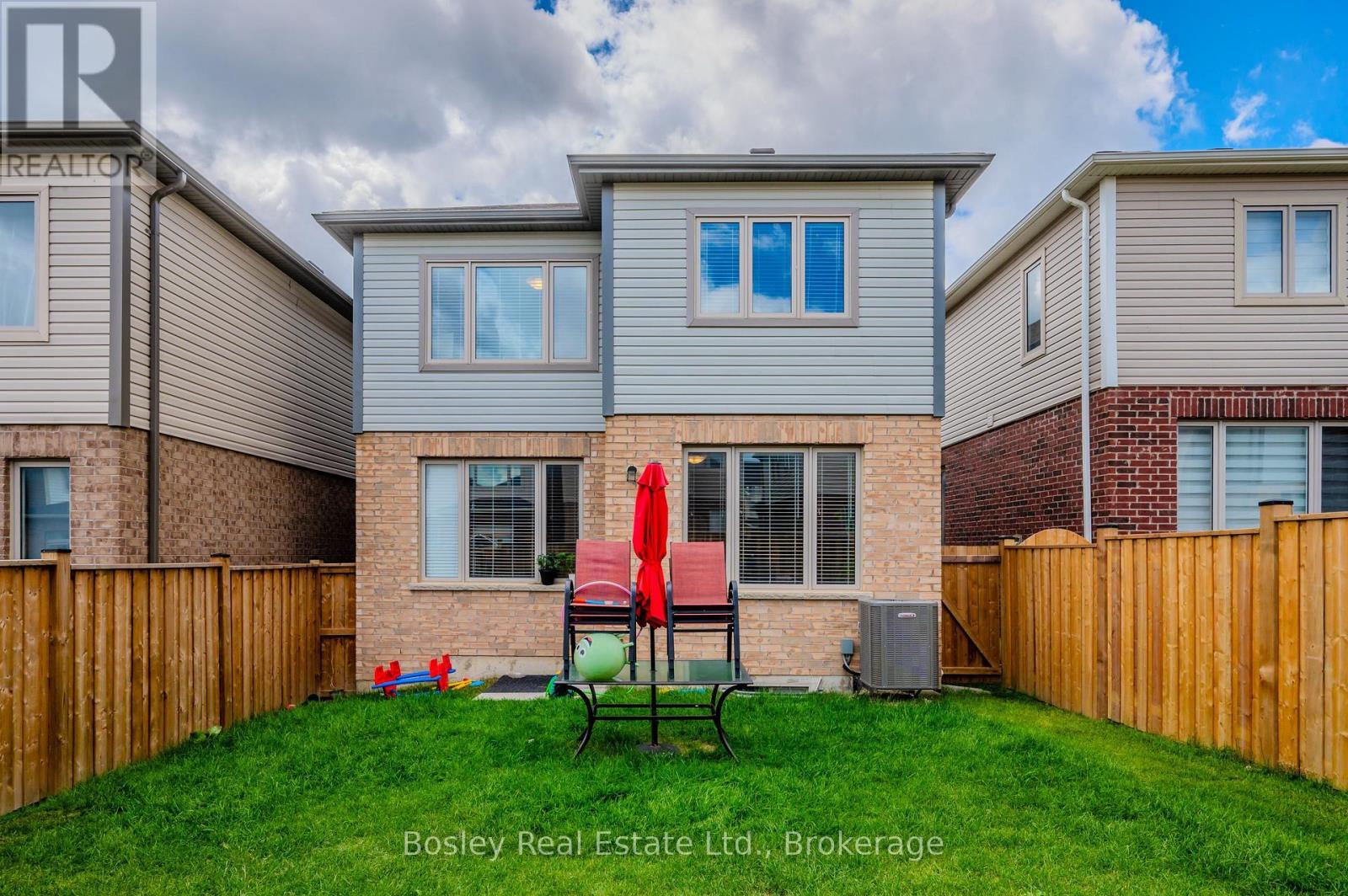117 Haldimand Street — photo 42