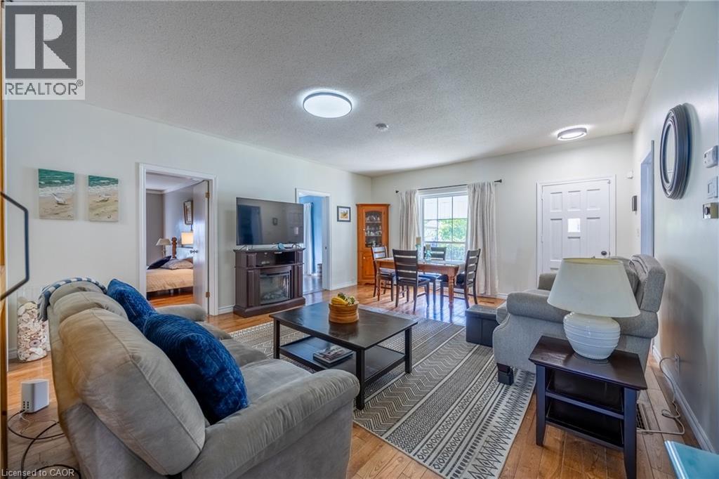 283 HALL Street - 3