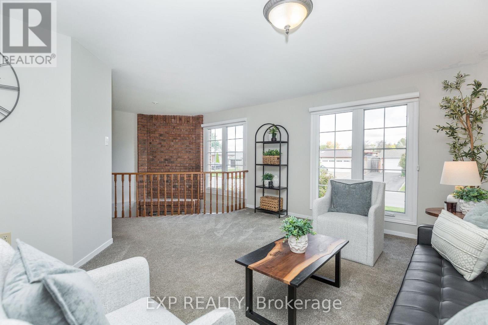 12 Craig Crescent, Barrie, ON photo 9