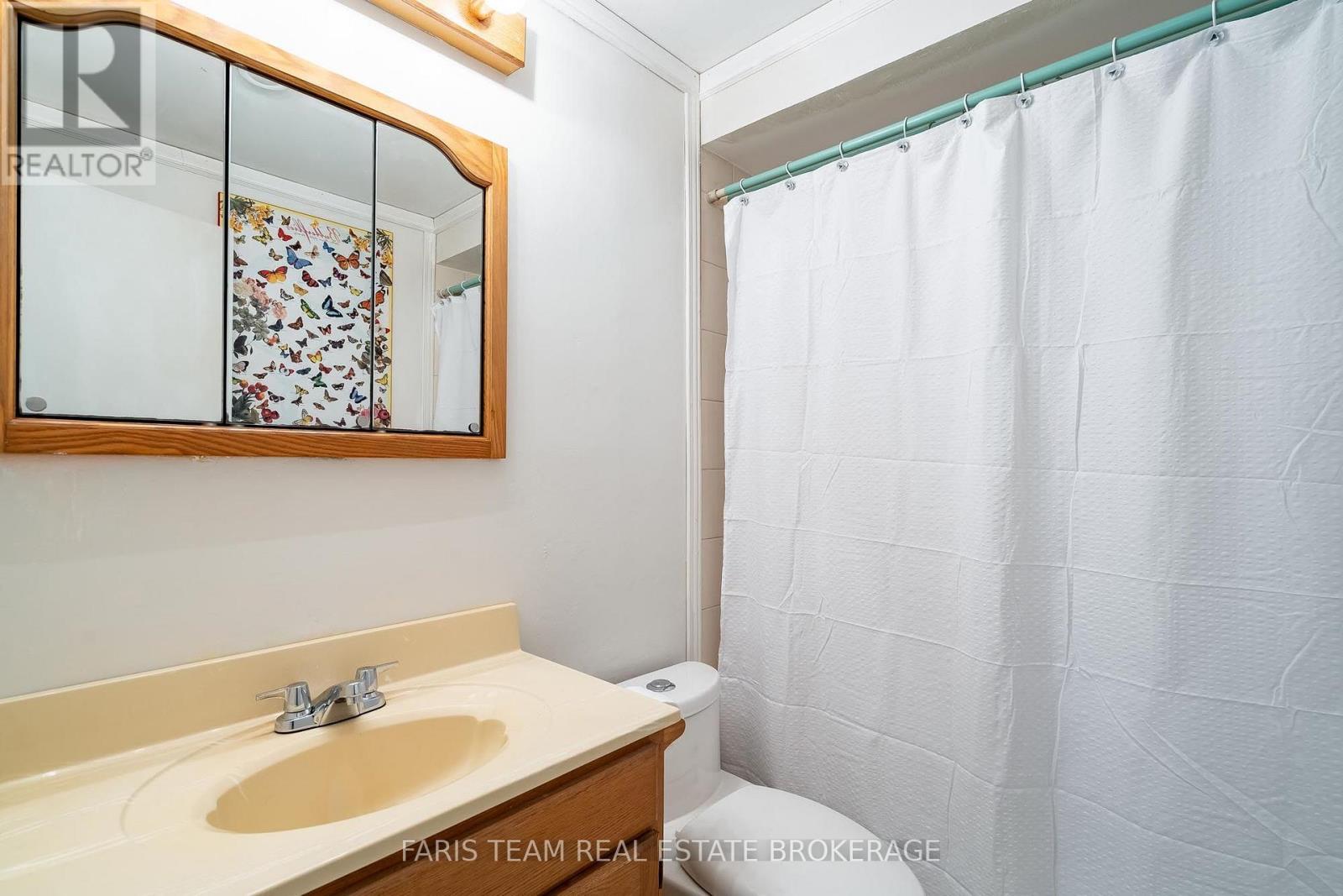 29 ONEIDA AVENUE - 19