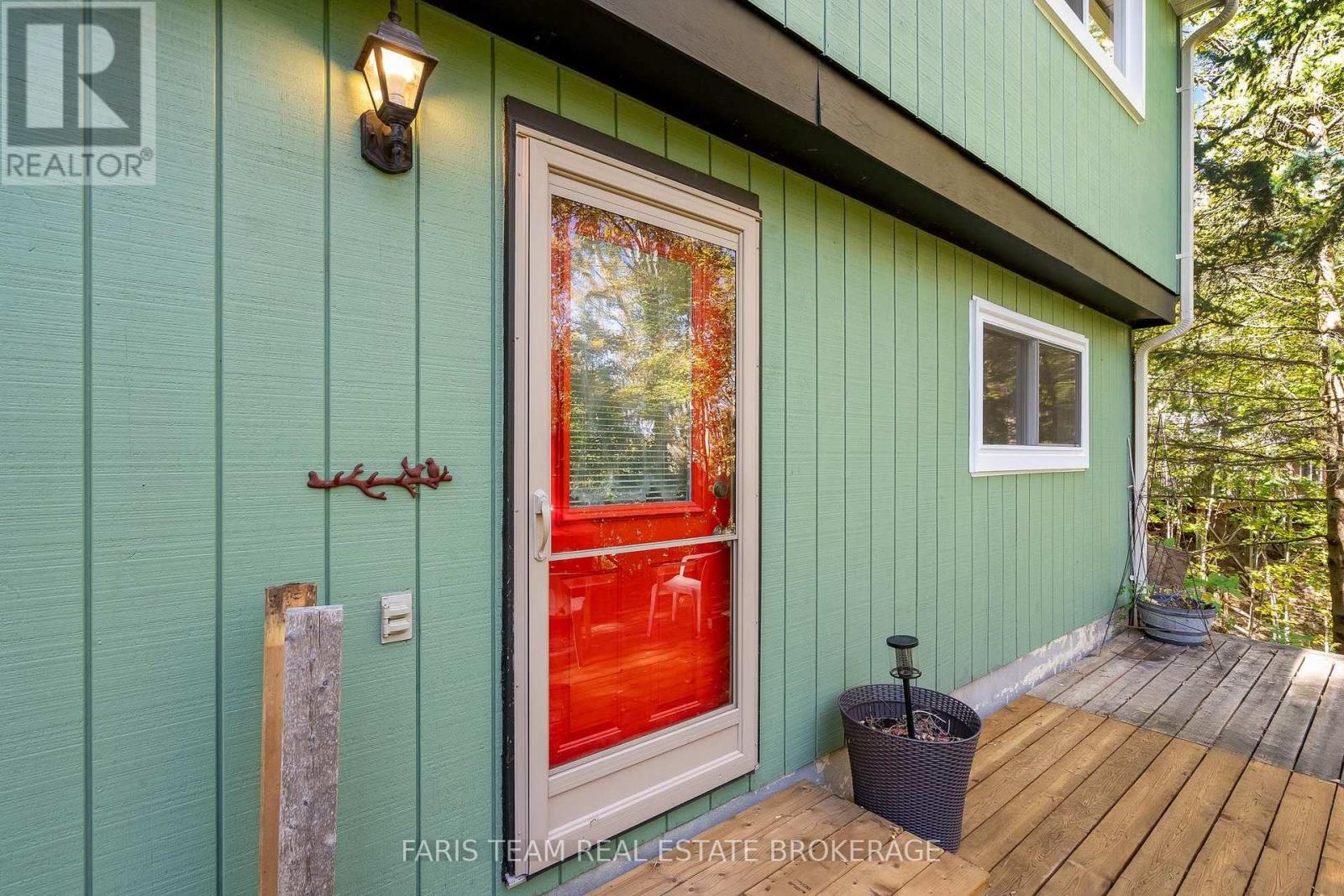 29 ONEIDA AVENUE - 20