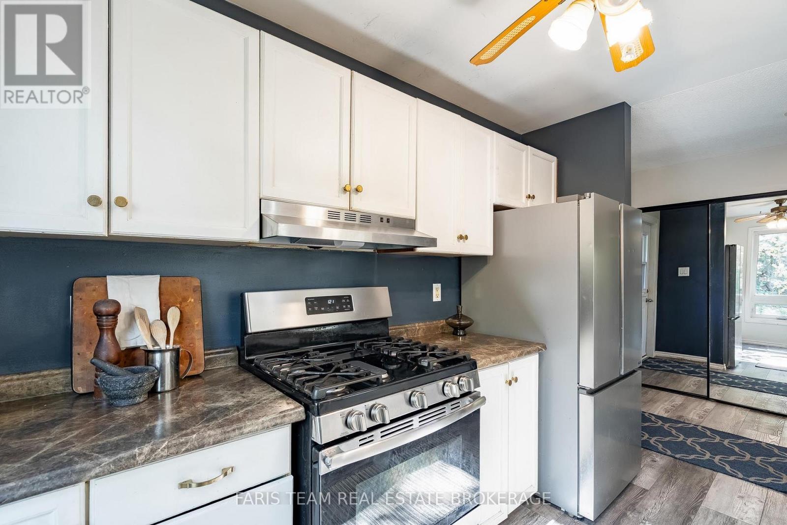 29 ONEIDA AVENUE - 6