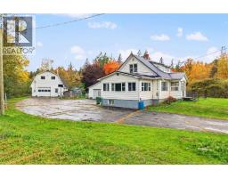 Bath (# pieces 1-6) - 7060 Route 101, Wirral, NB E5L2P2 Photo 6