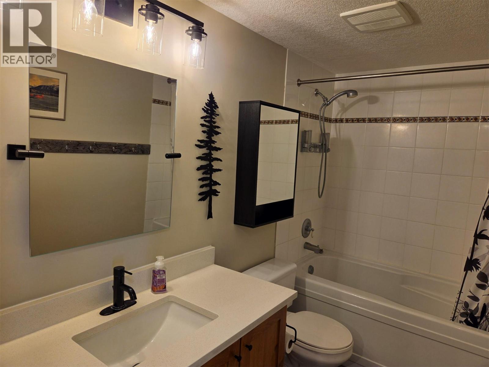 #303 2050 Summit Drive - 15