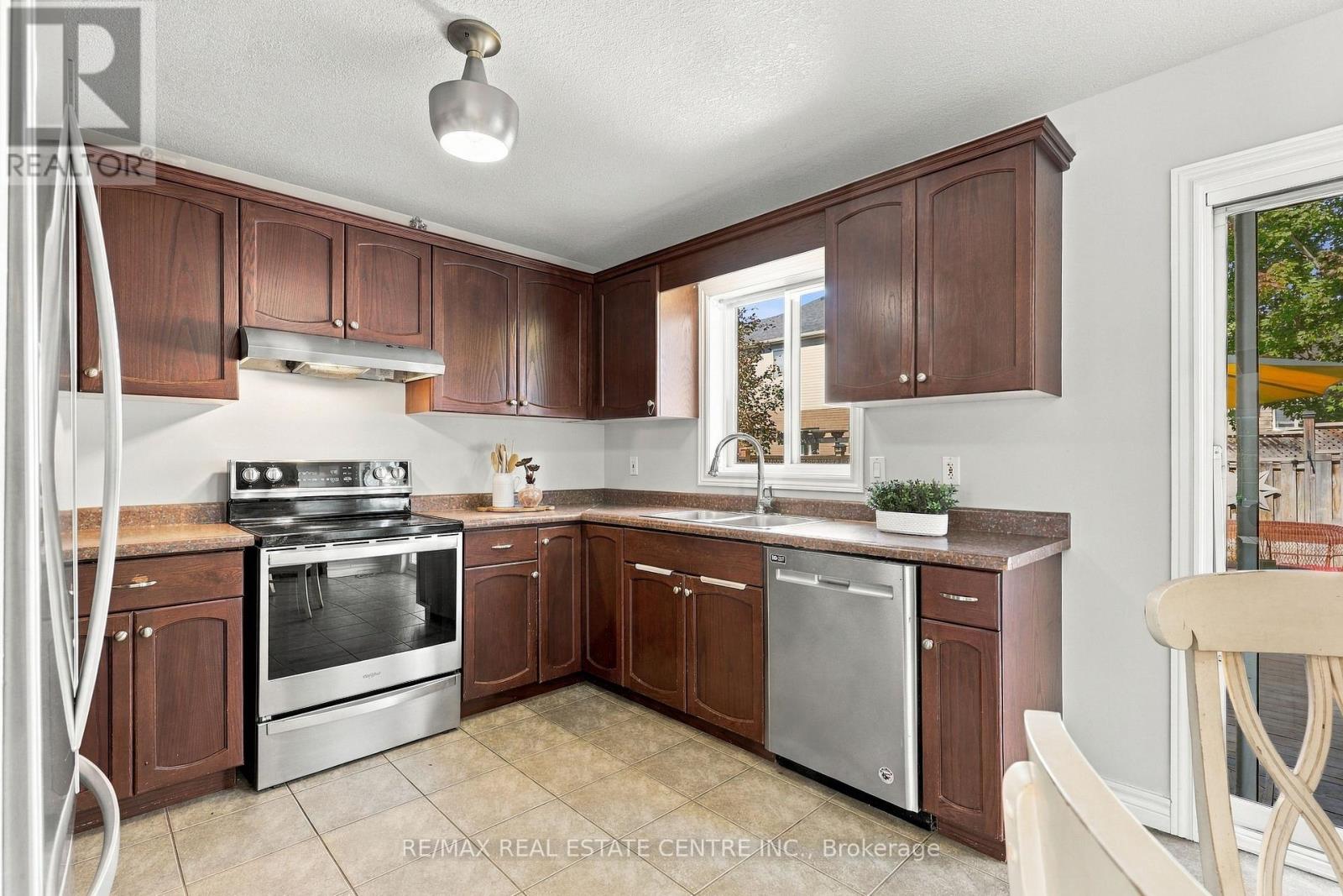 34 MCMASTER ROAD - 12