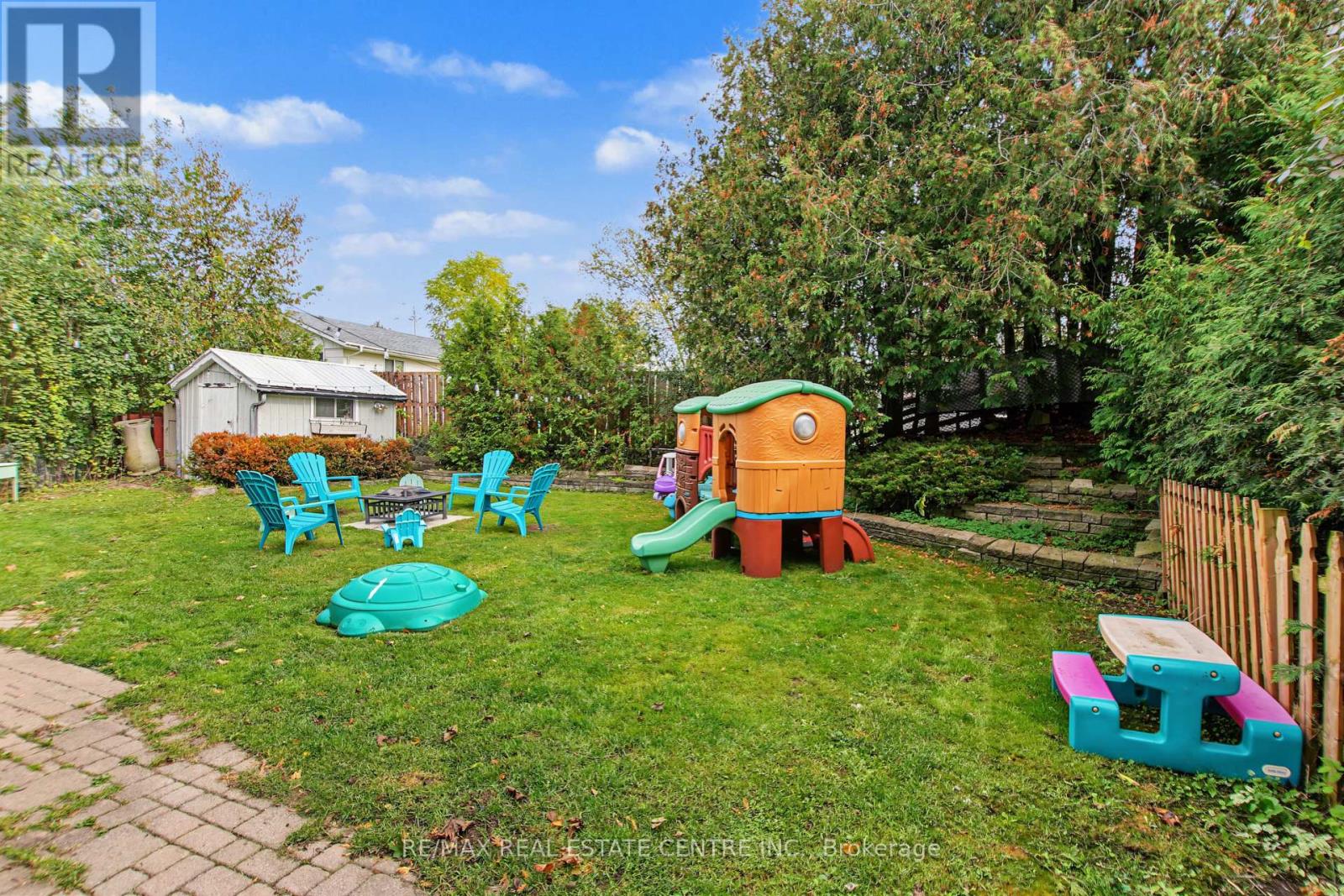 215 ELGIN Street South, West Grey, ON photo 34