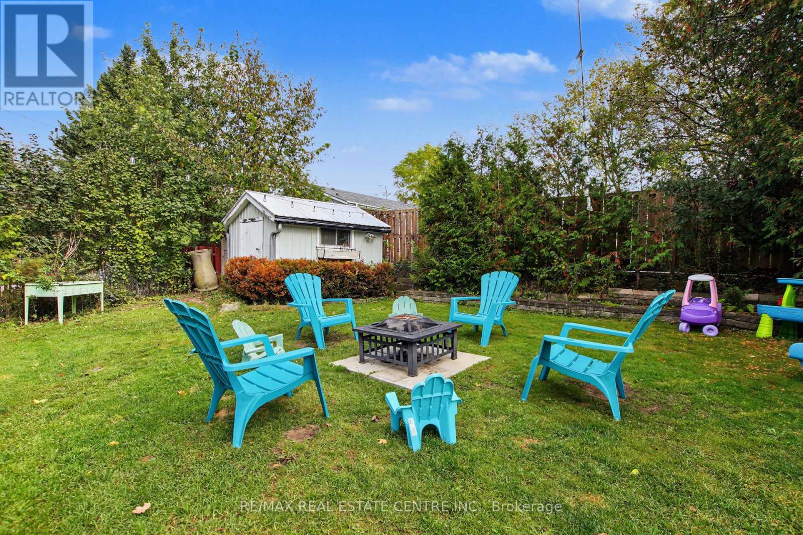 215 ELGIN STREET S - 35