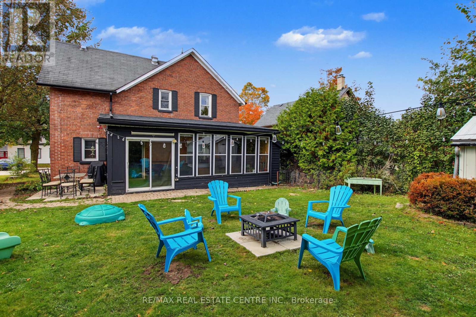 215 ELGIN STREET S - 39