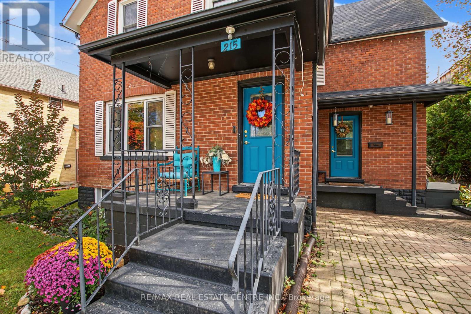 215 ELGIN STREET S - 4