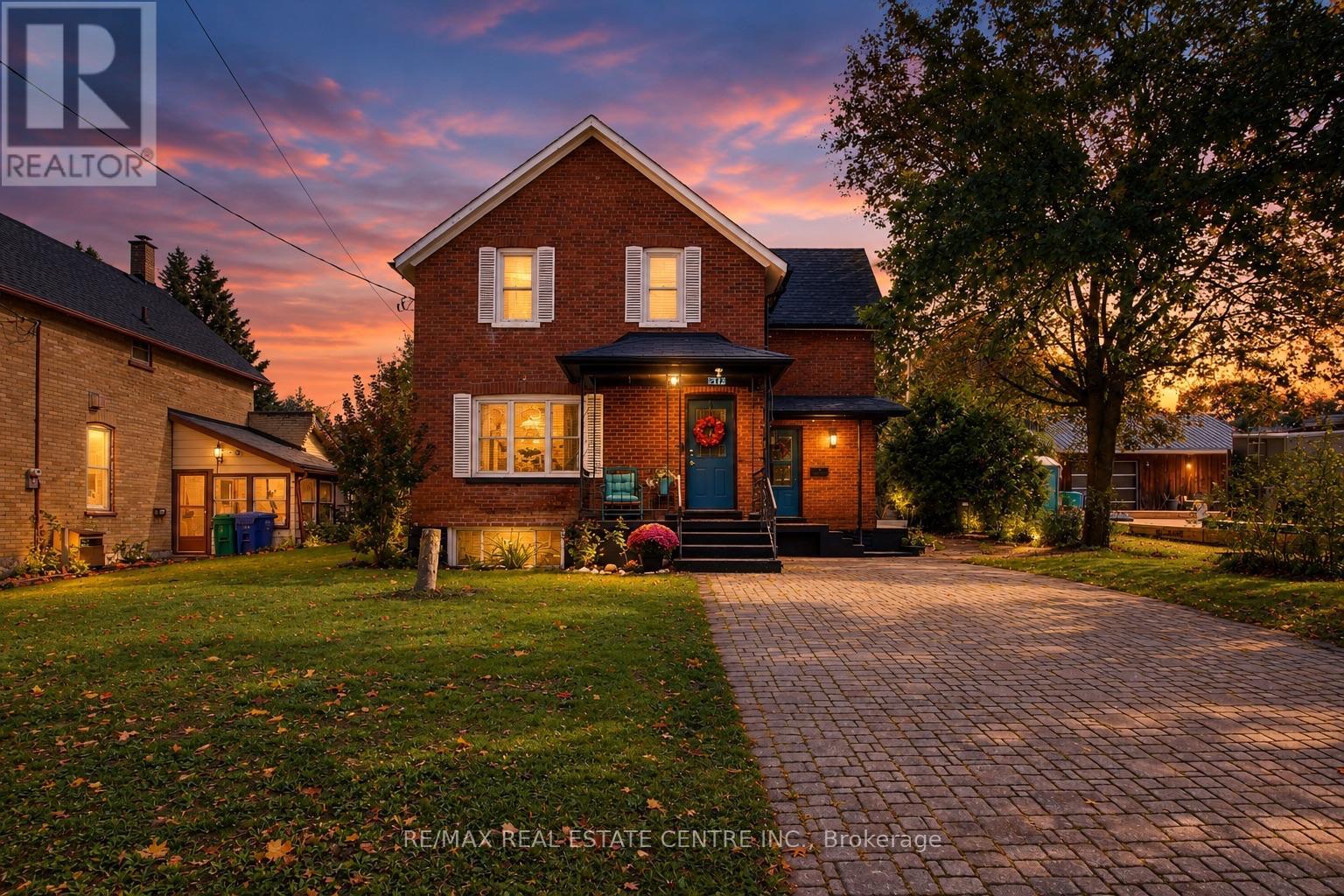 215 ELGIN Street South, West Grey, ON photo 40