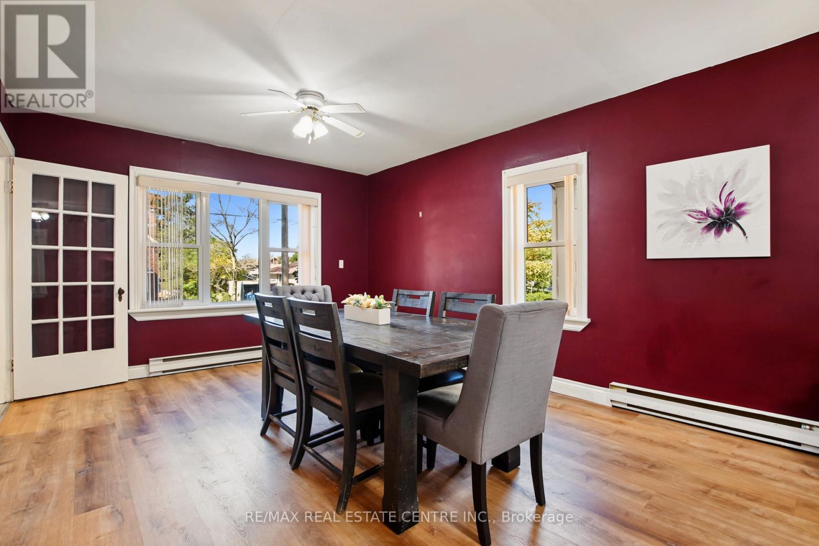 215 ELGIN STREET S - 8
