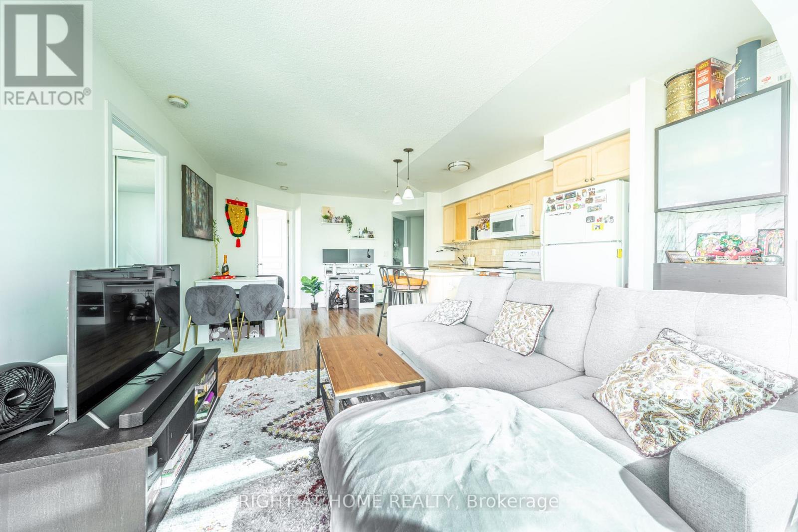 18 Yonge Street — photo 14