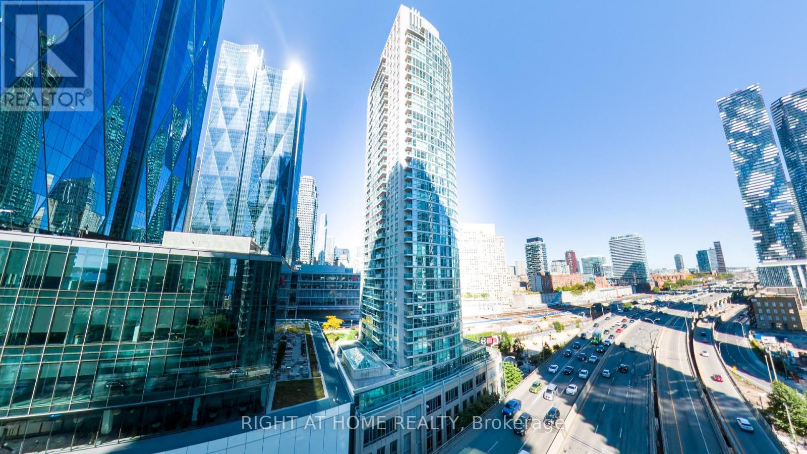 18 Yonge Street — photo 26