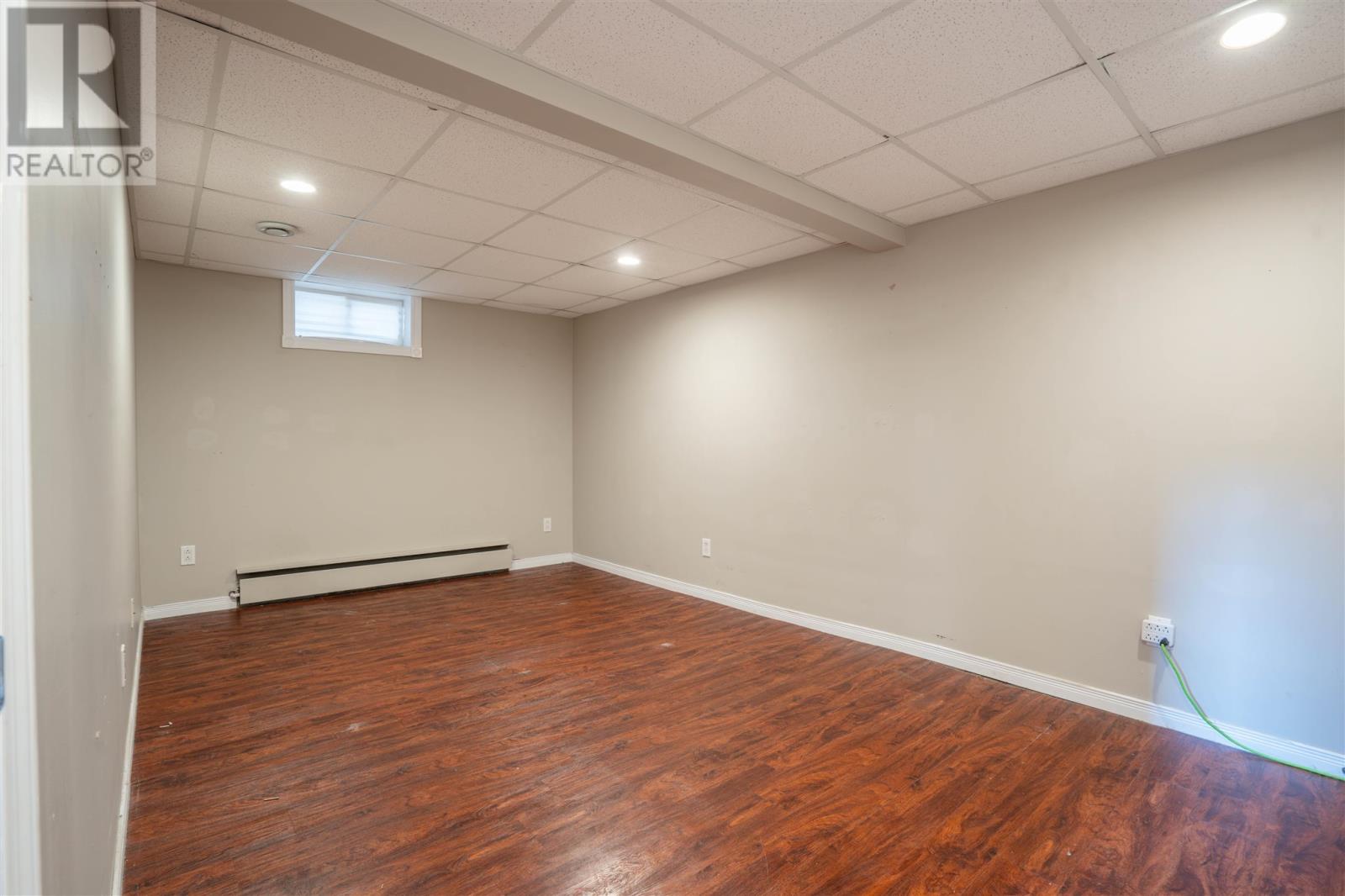 34 Routledge AVE - 11