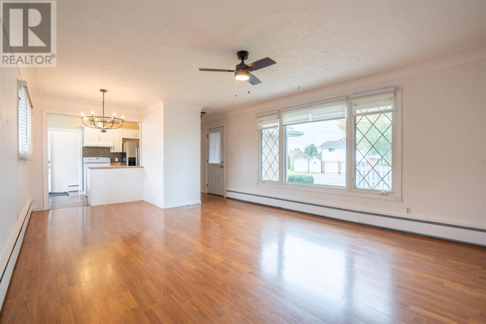 34 Routledge AVE - 15