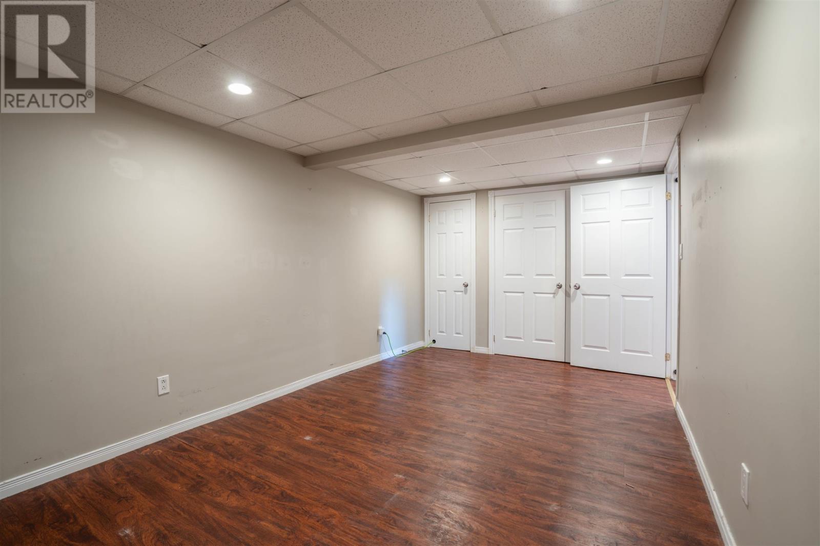 34 Routledge AVE - 25