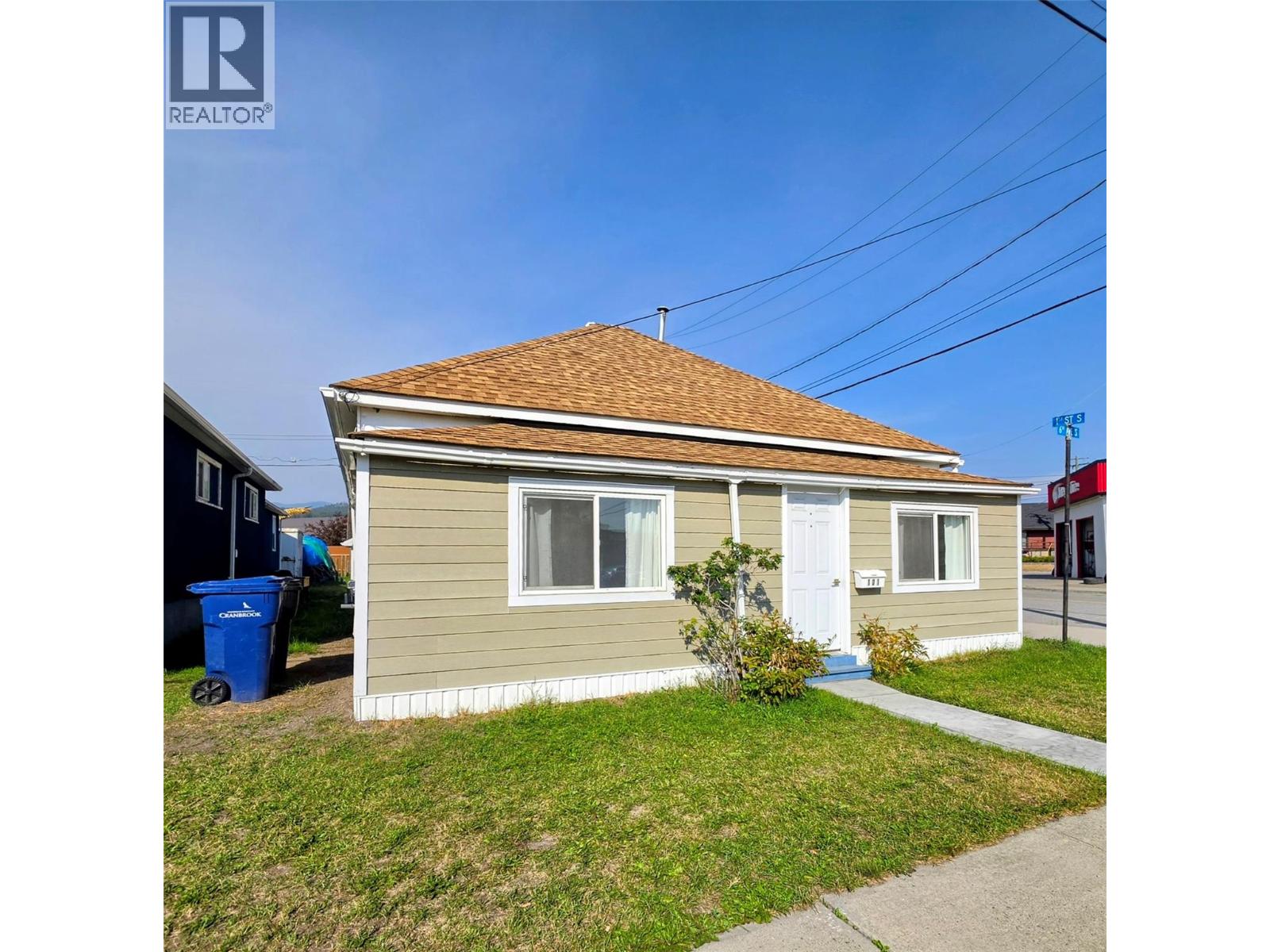 2 of 20 - 101 6th Avenue S