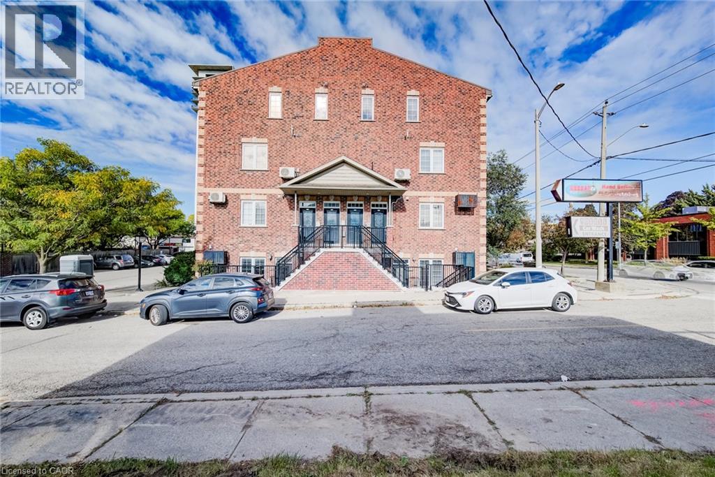 #102 555 KING Street E - Image 11