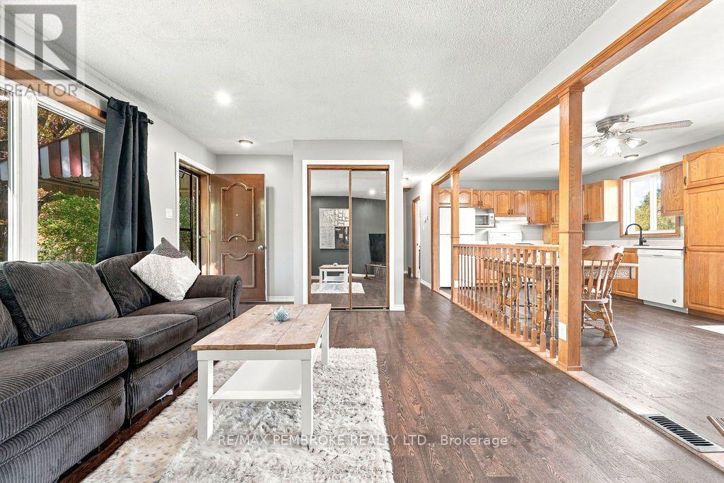 37800 41 HIGHWAY - Image 14