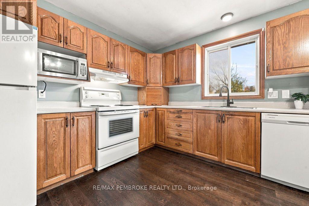 37800 41 HIGHWAY - Image 15